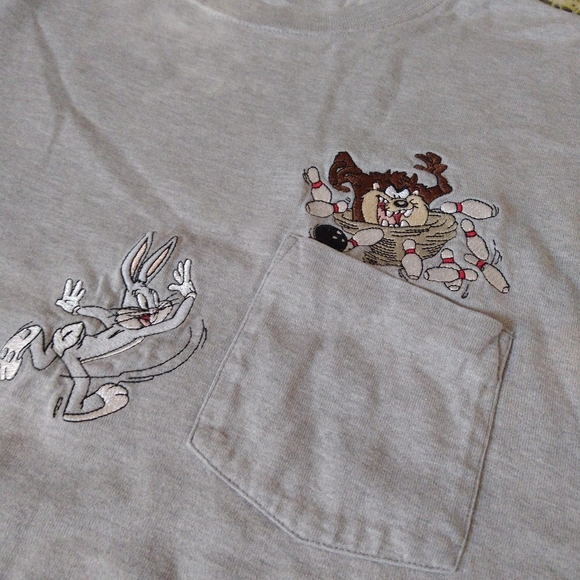 Vintage Taz and Bugs Bunny Bowling Pocket Tee XL - Picture 3 of 3